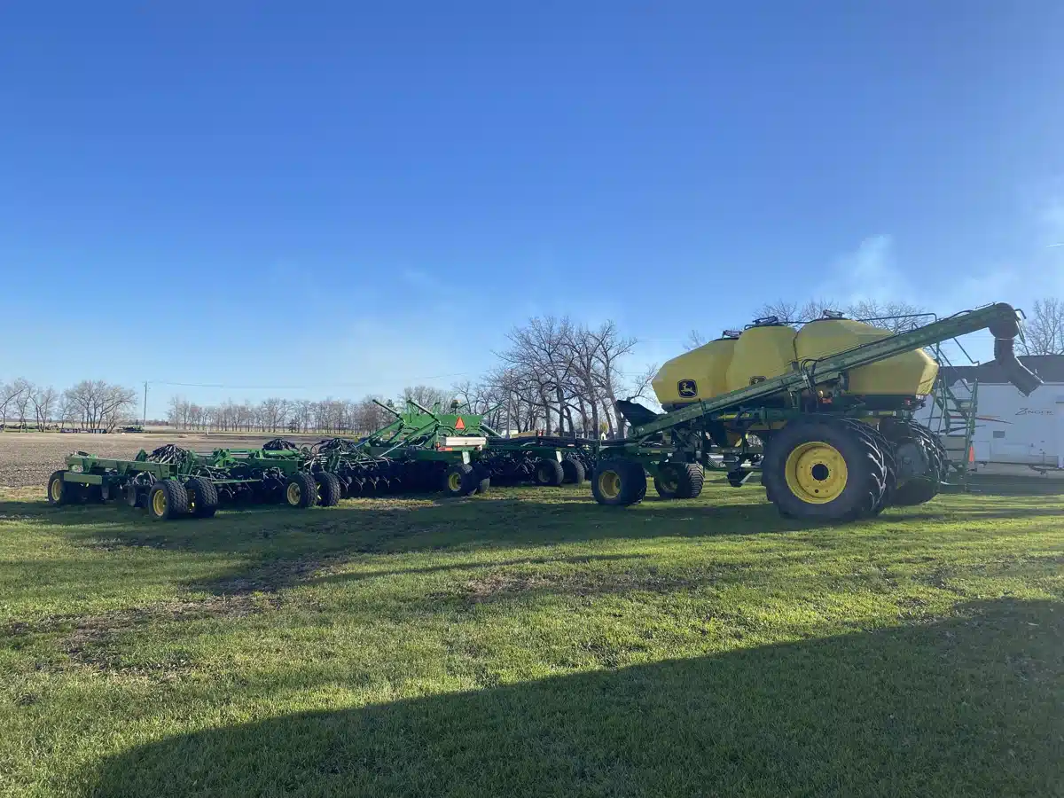 Gallery image 2 for 2014 John Deere 1890 Air Drill