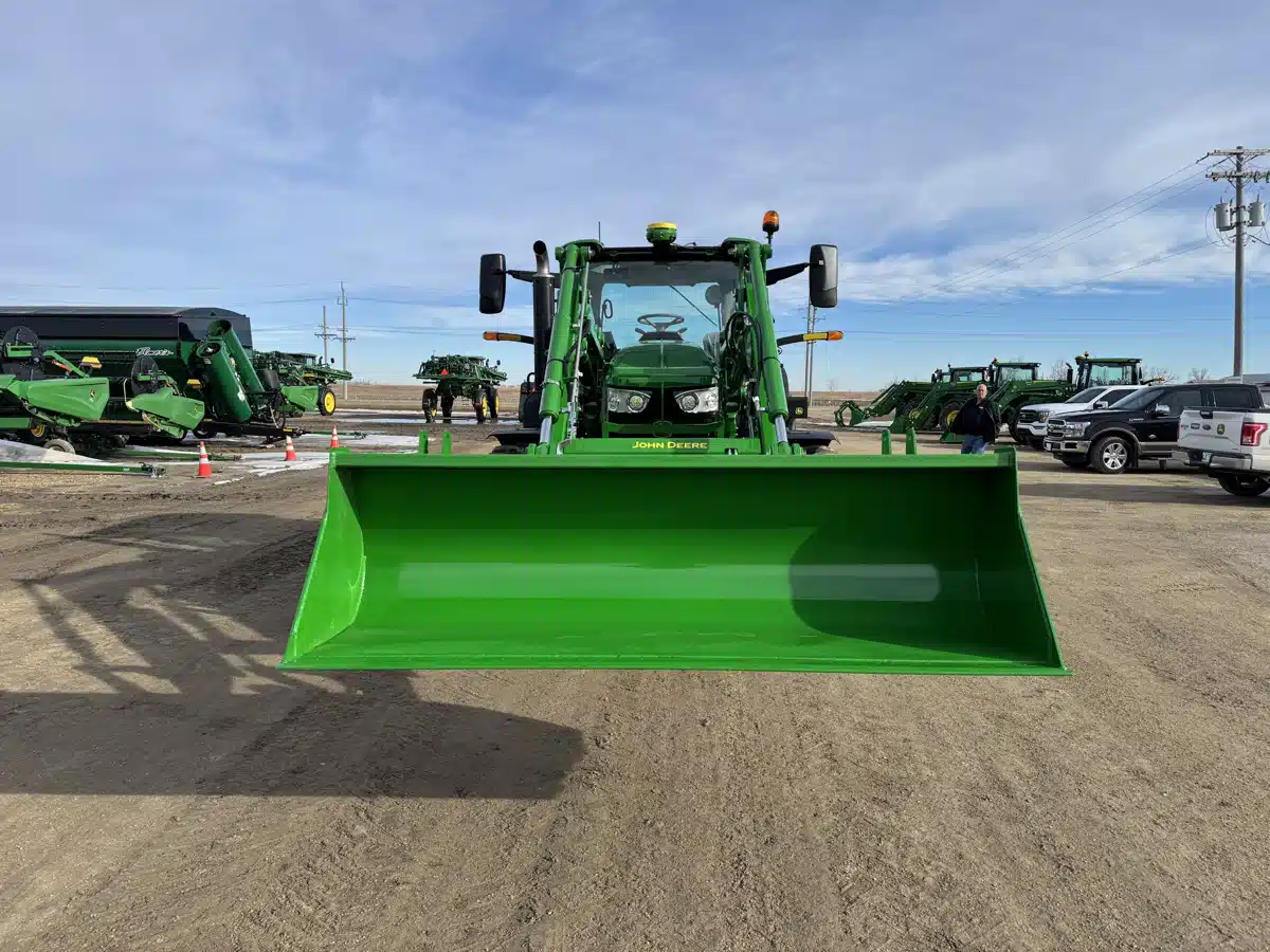 Gallery image 2 for 2025 John Deere 6R 165 Tractor