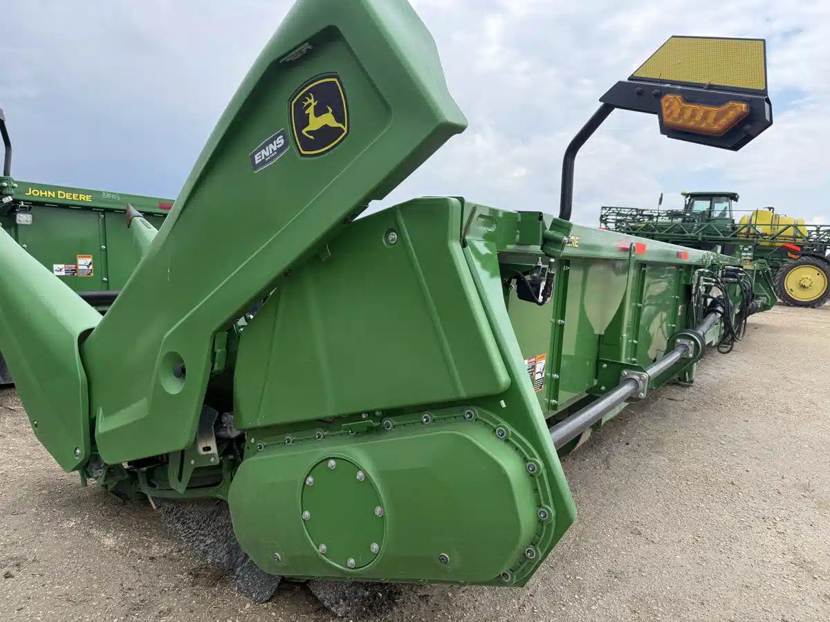 Gallery image 2 for 2024 John Deere C16R Header - Row Crop