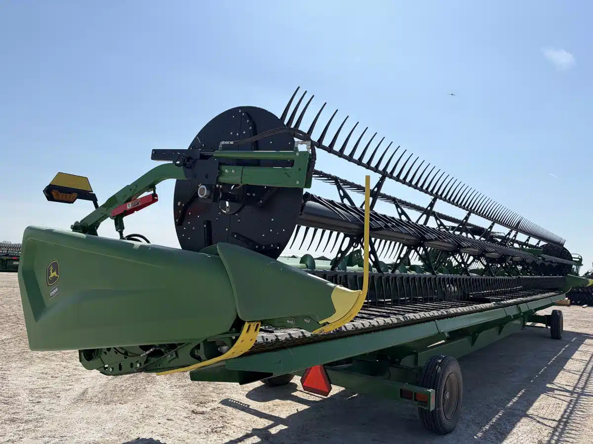 Gallery image 2 for 2025 John Deere HD50F Header - Flex Draper