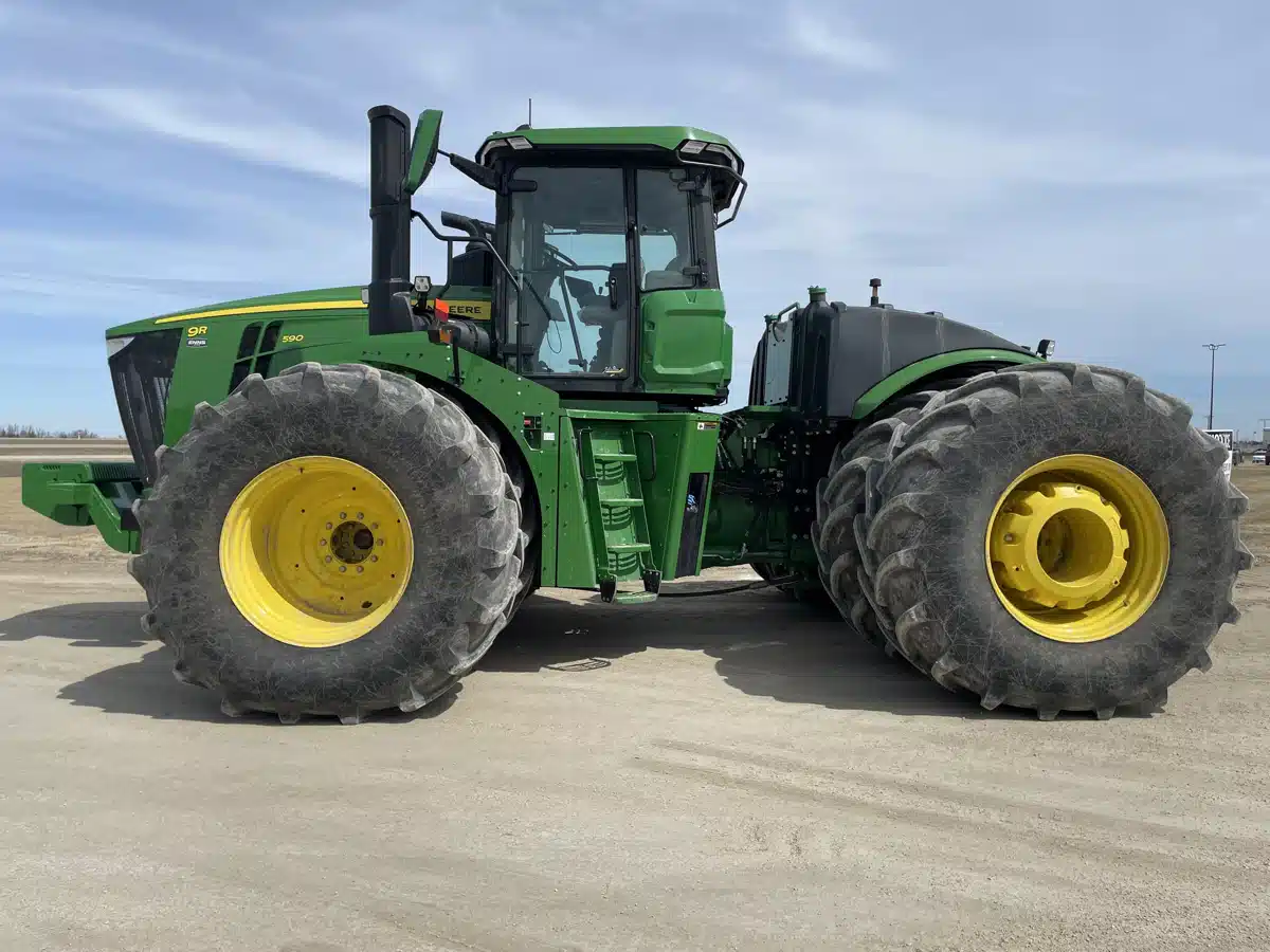Gallery image 2 for 2025 John Deere 9R 590 Tractor