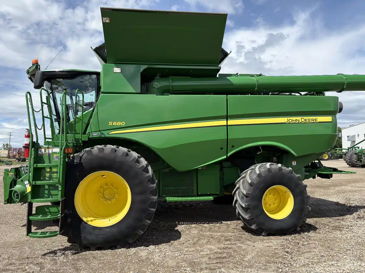 Photo de la Galerie 2 pour 2017 John Deere S680 Batteuse