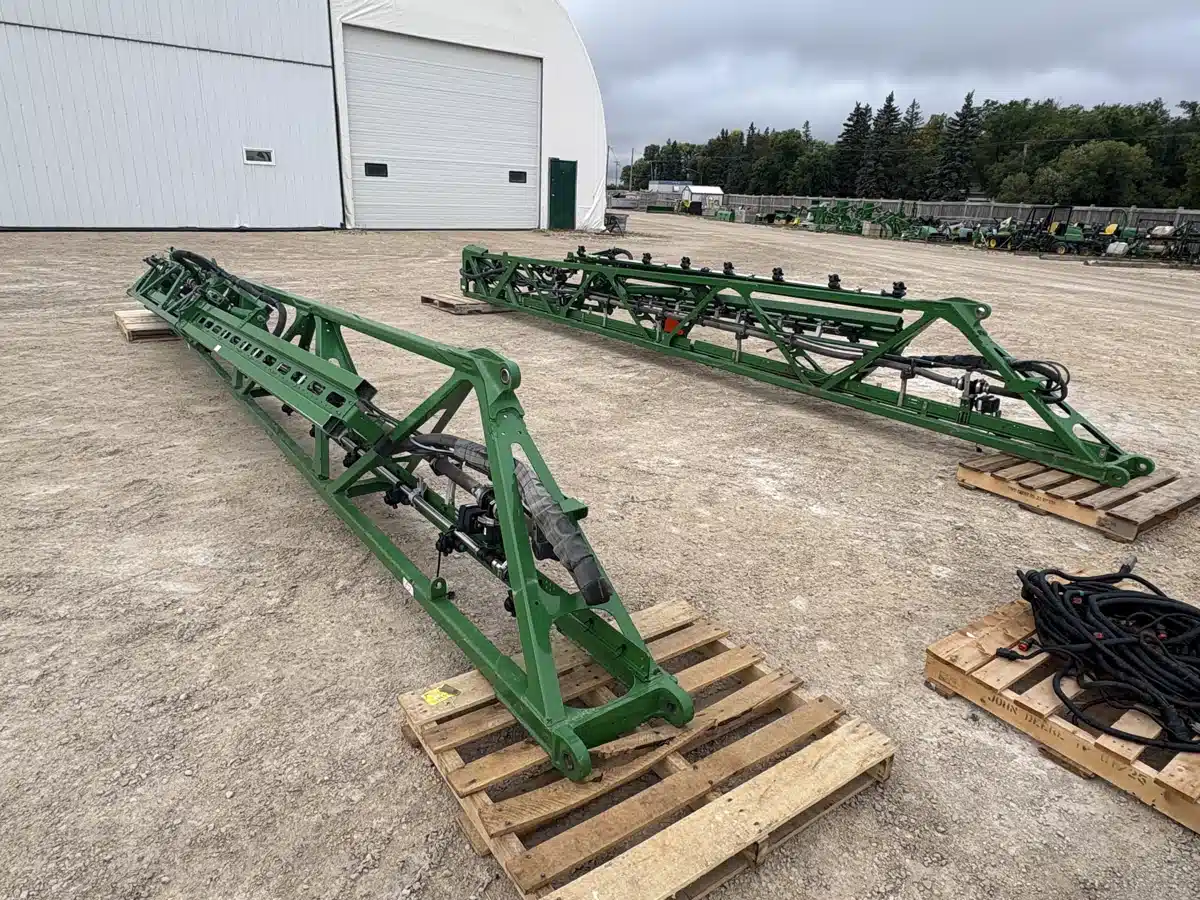 Gallery image 2 for 2015 John Deere 100 Square Baler - Large