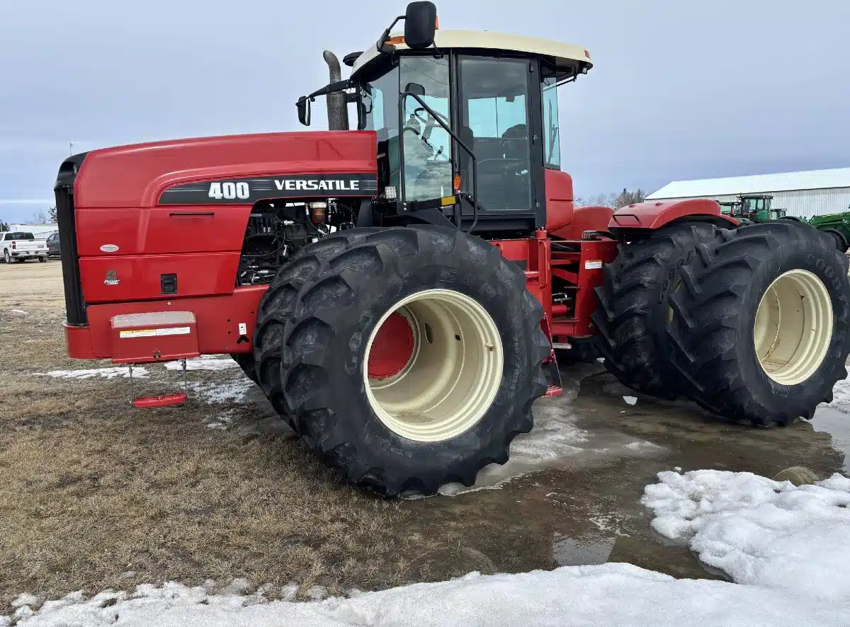 Photo de la Galerie 1 pour 2009 Versatile 400 Tracteur