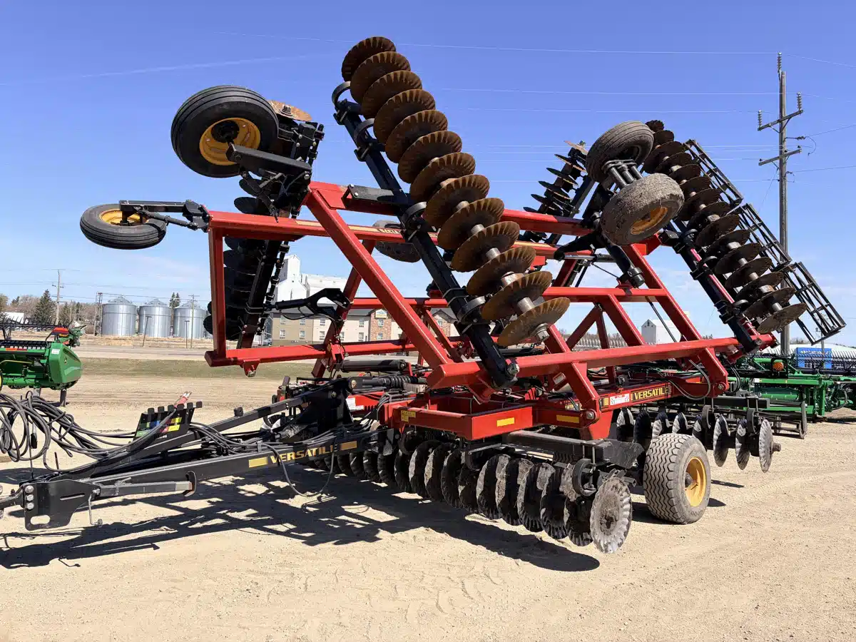 Photo de la Galerie 1 pour 2021 Versatile Viking VT375 Labour vertical