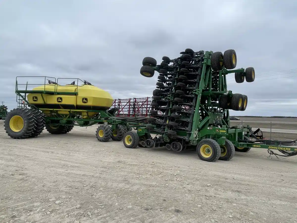 Gallery image 1 for 2019 John Deere 1890 Air Drill