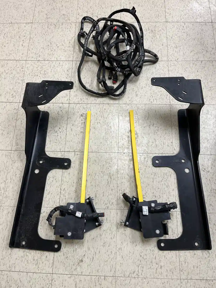 Gallery image 1 for 2025 John Deere AUTOTRAC ROWSENSE Guidance System