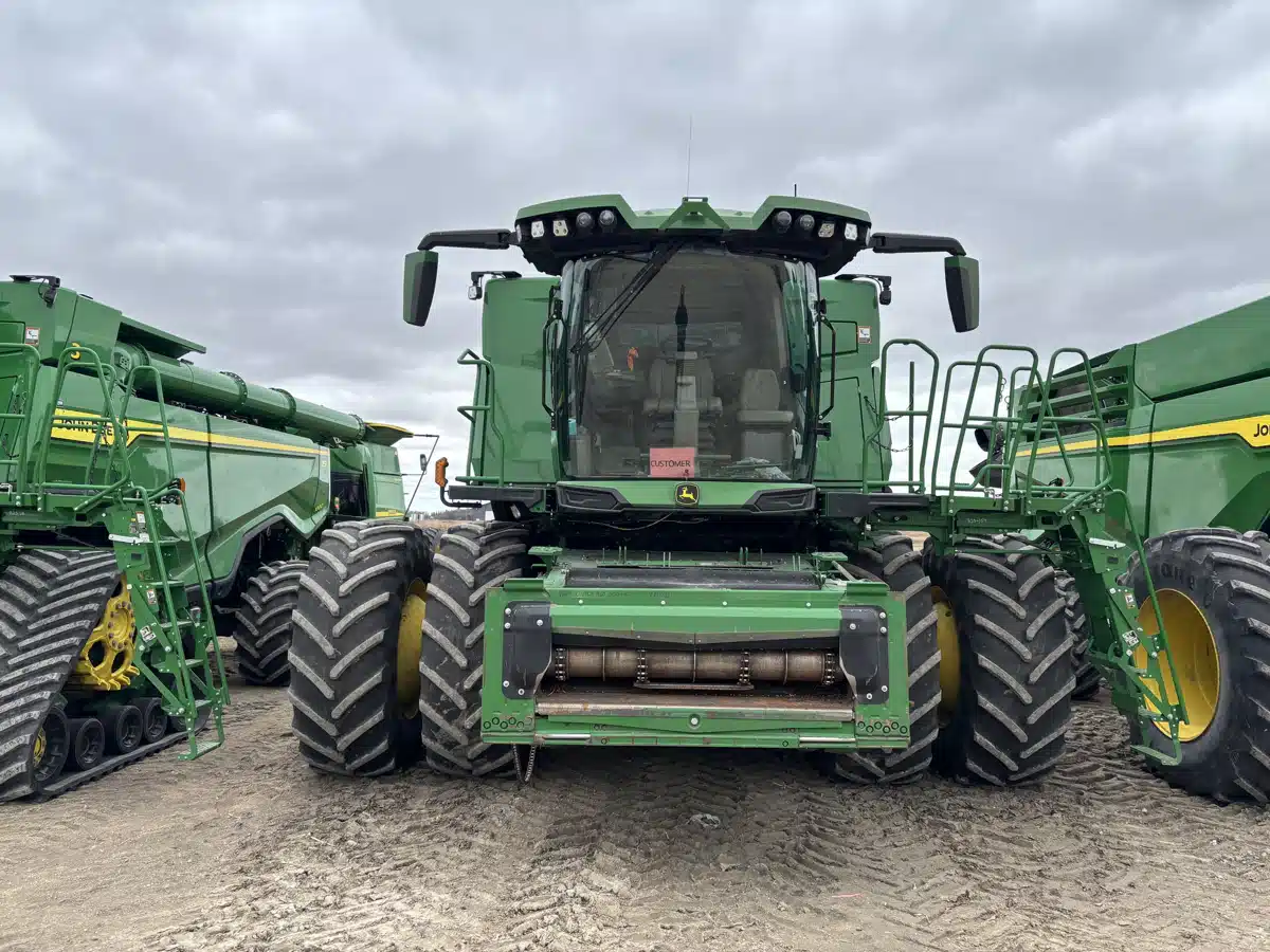 Gallery image 2 for 2022 John Deere X9 1000 Combine