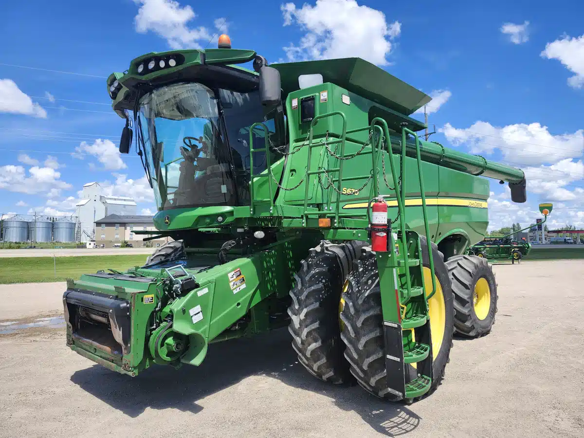 Photo de la Galerie 1 pour 2017 John Deere S670 Batteuse