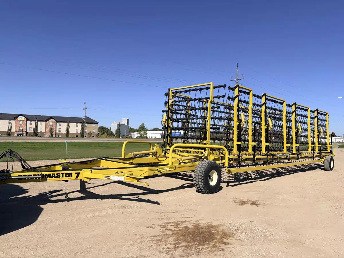 Gallery image 1 for 2018 Degelman Strawmaster 7000 82ft Harrow