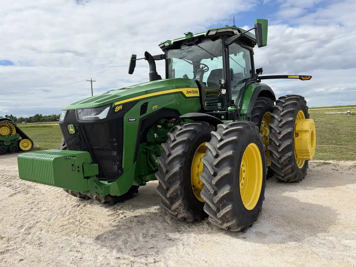 Gallery image 1 for 2023 John Deere 8R 370 Tractor