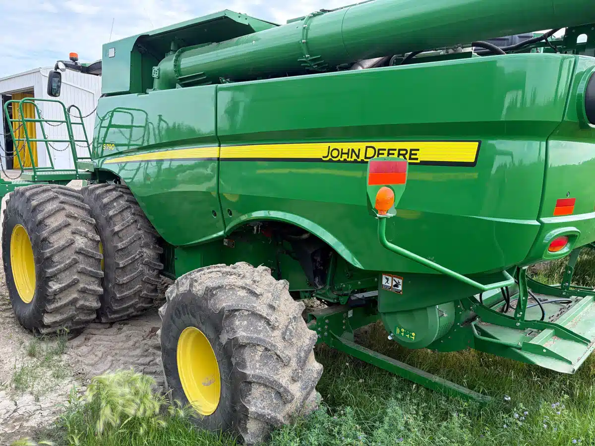 Gallery image 2 for 2020 John Deere S790 Combine
