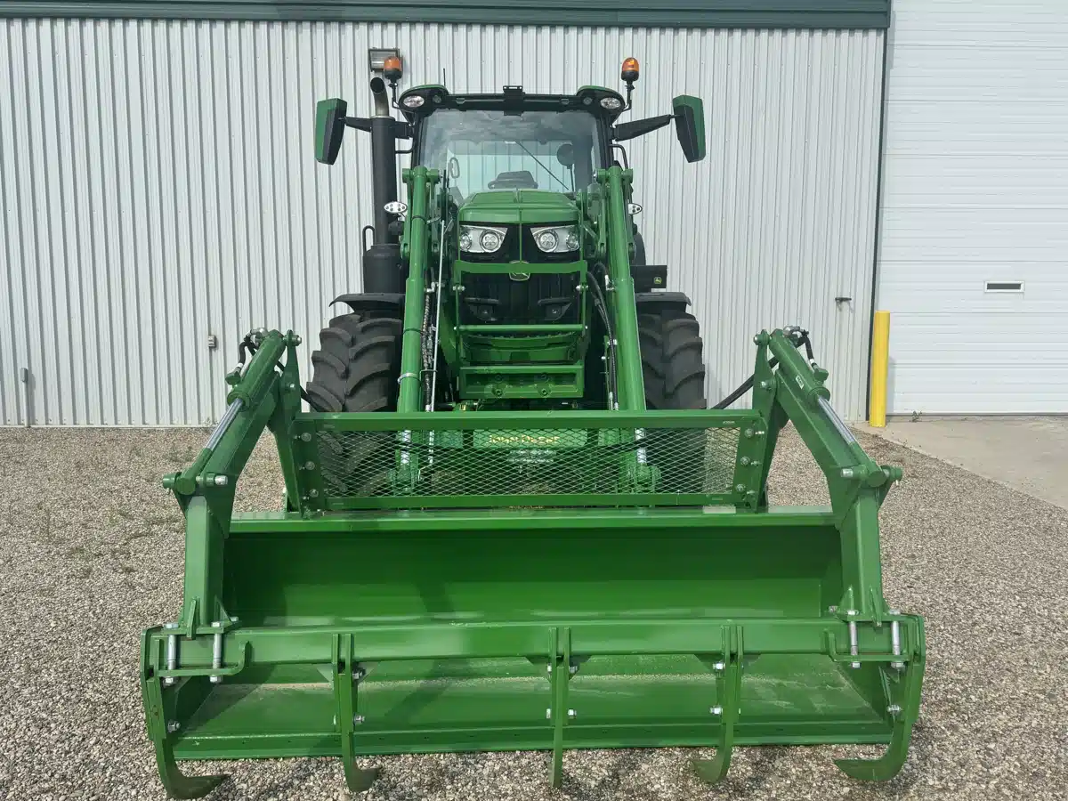 Photo de la Galerie 2 pour 2024 John Deere 6R 175 Tracteur