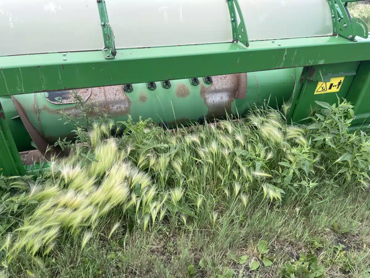 Gallery image 2 for 2014 John Deere 615P Header - Pickup