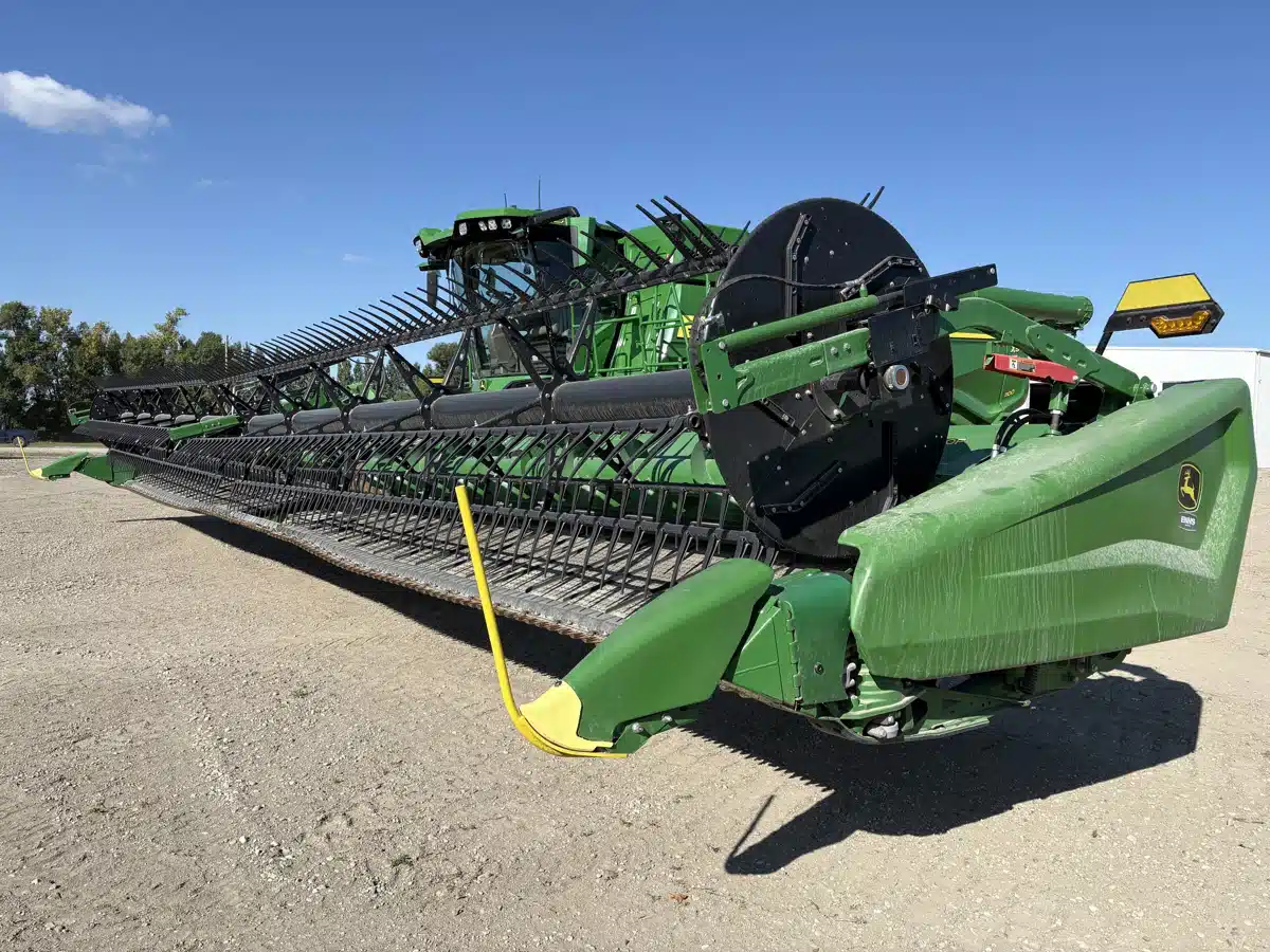 Gallery image 1 for 2024 John Deere HD50F Header - Flex Draper