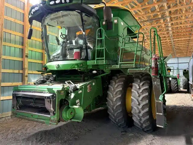 Gallery image 2 for 2014 John Deere S670 Combine