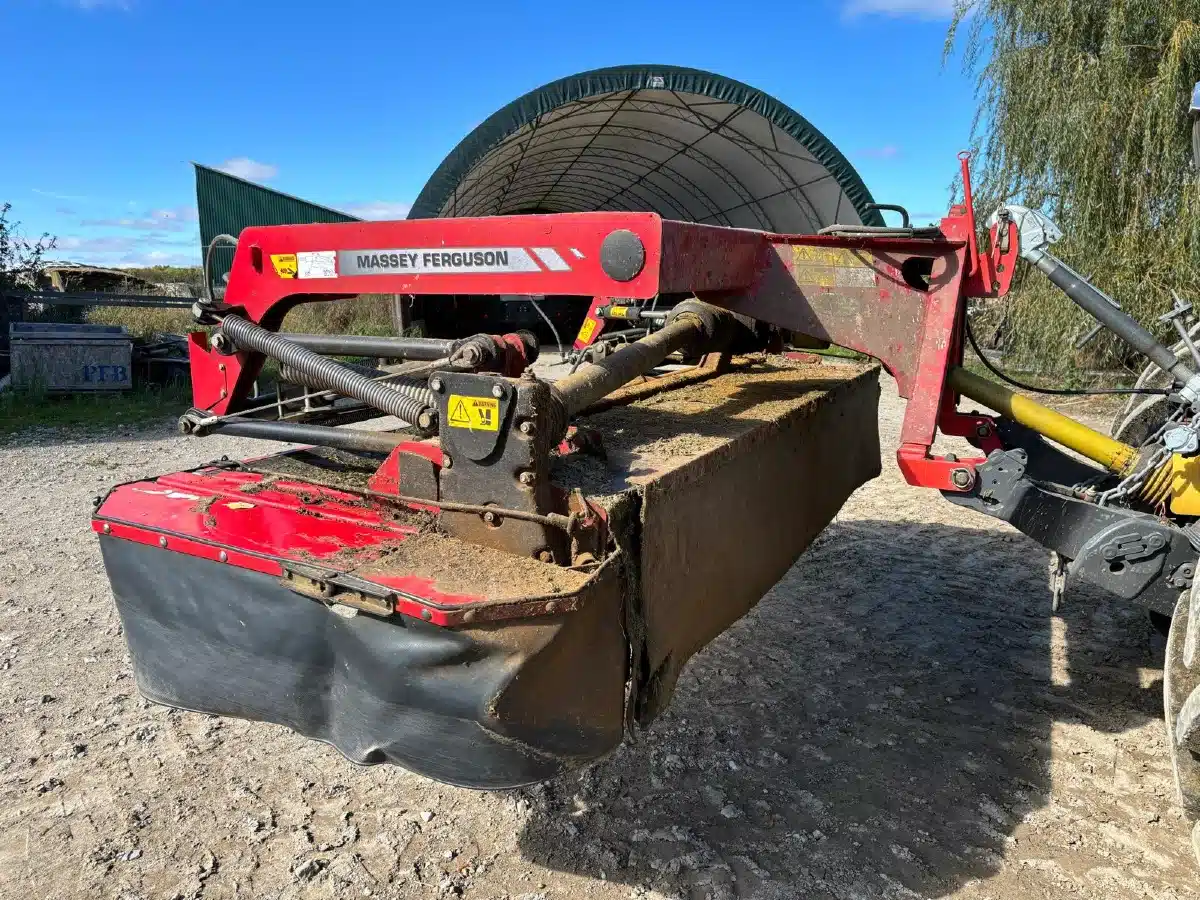 Gallery image 2 for Used 2014 Massey Ferguson DM 1340 Disc Mower