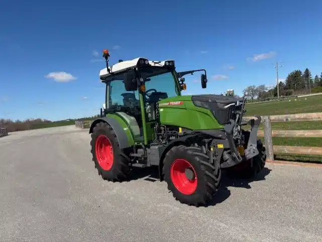 Gallery image 1 for New 2024 Fendt 211P Vario Tractor