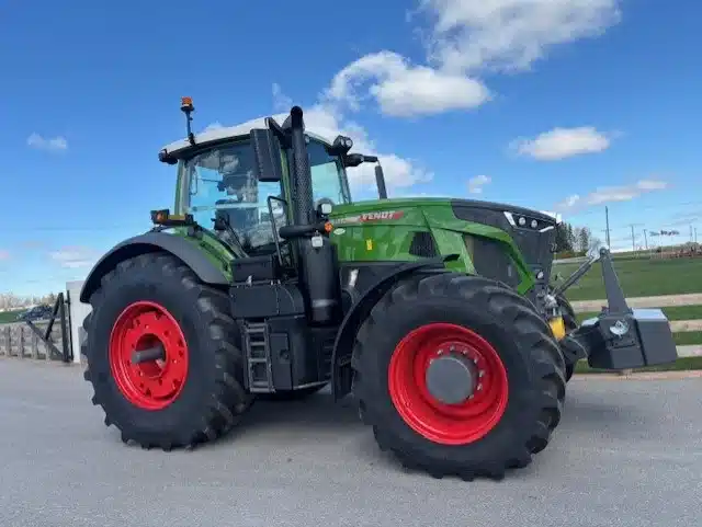 Gallery image 2 for New 2025 Fendt 933 VARIO Tractor