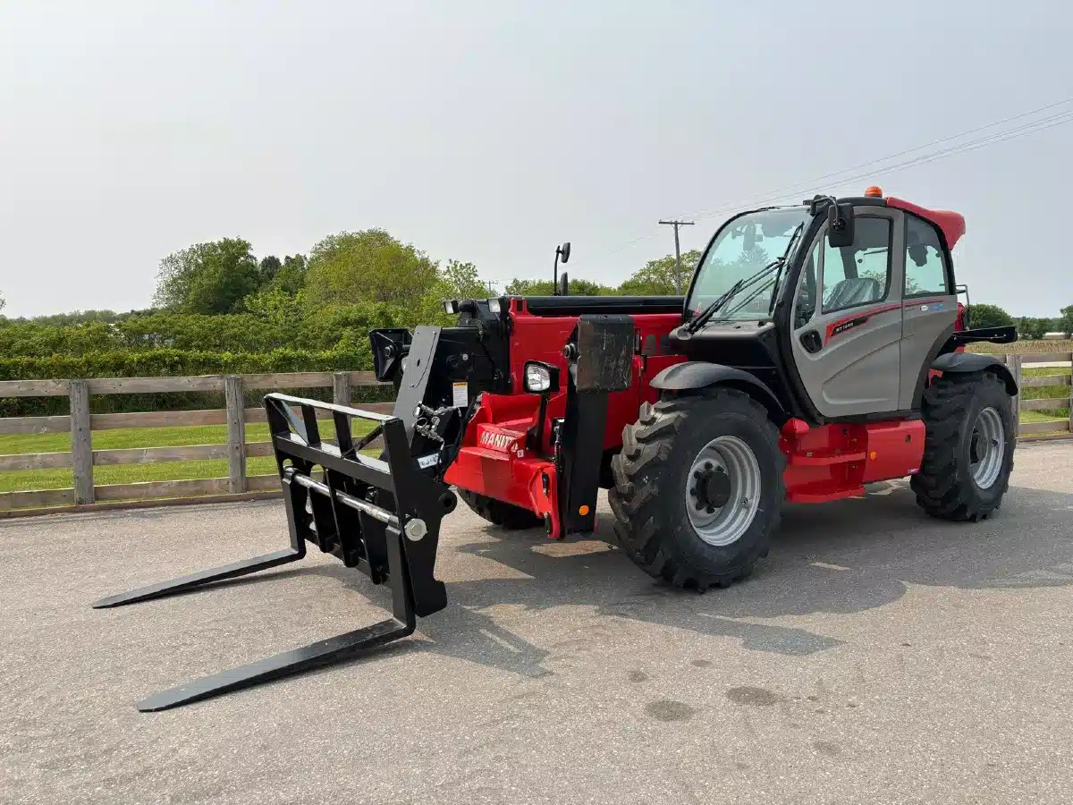 Gallery image 1 for New 2025 Manitou MT 1440 TeleHandler