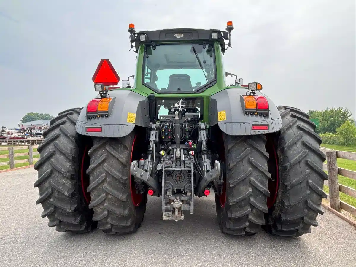 Gallery image 2 for Used 2023 Fendt 824 VARIO Tractor