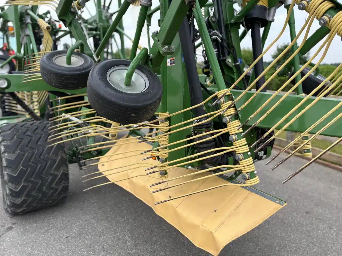 Gallery image 2 for Used 2022 Krone Swardo TC1370 Rake