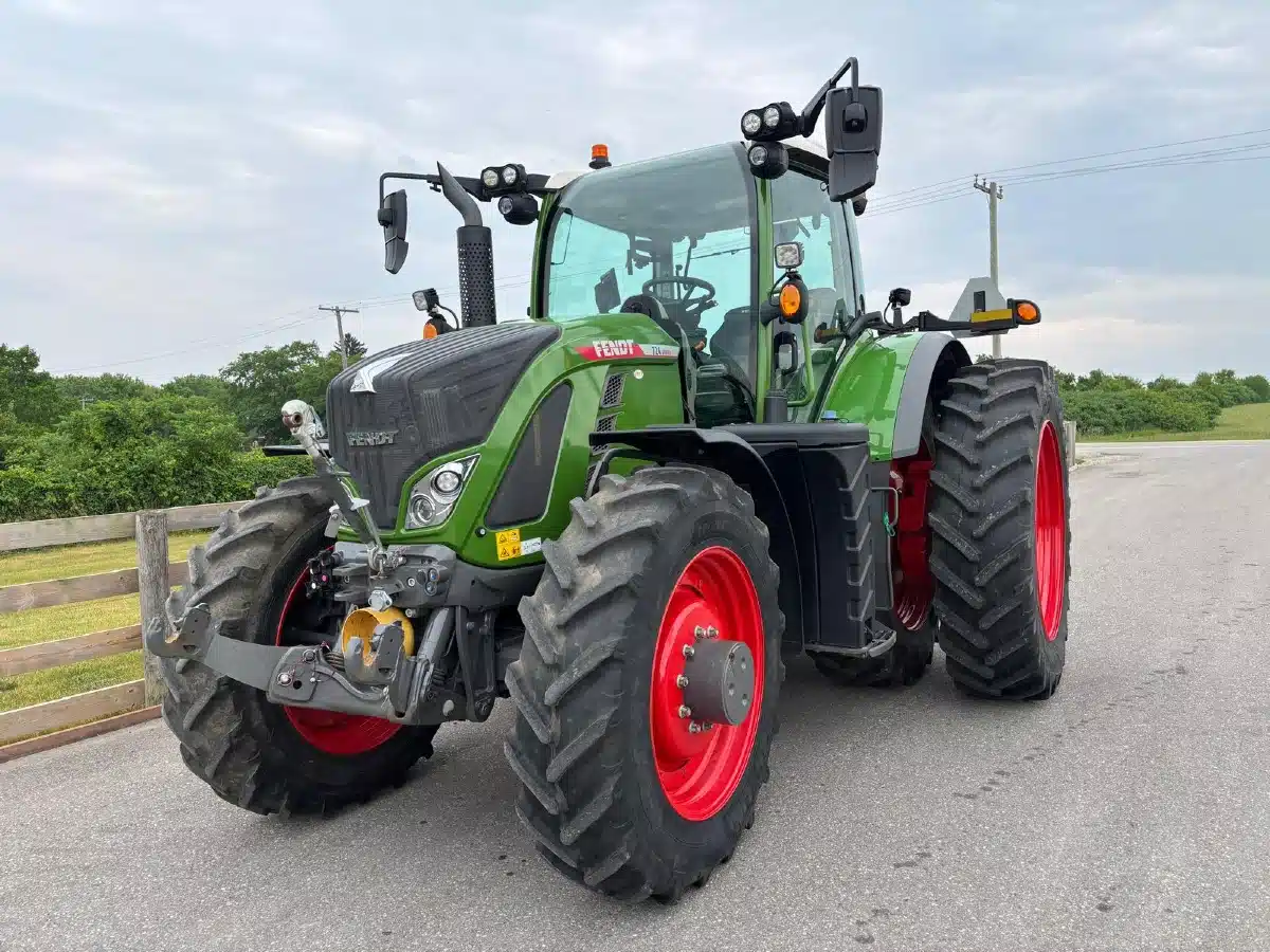 Gallery image 2 for Used 2022 Fendt 724 VARIO Tractor