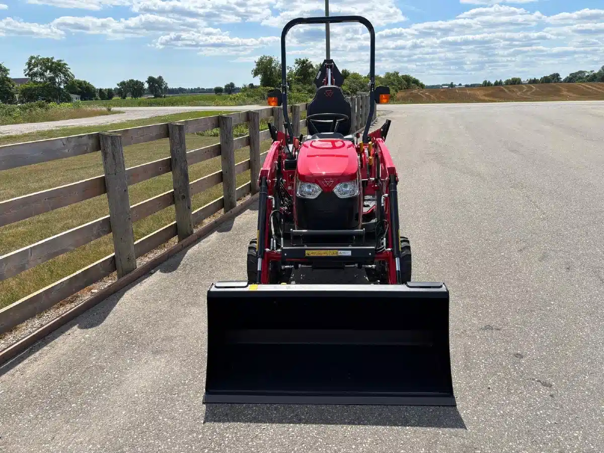 Gallery image 2 for 2025 Massey Ferguson 1GC.23B Tractor