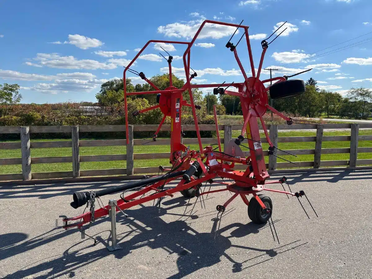 Gallery image 1 for Used Kuhn GF 5202 THA Tedder