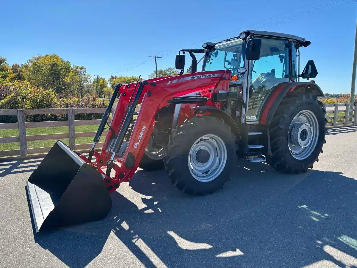 Gallery image 1 for 2025 Massey Ferguson 5M.115D Tractor