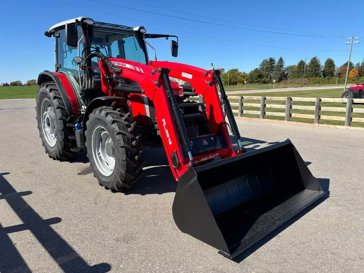 Gallery image 2 for 2025 Massey Ferguson 5M.115D Tractor