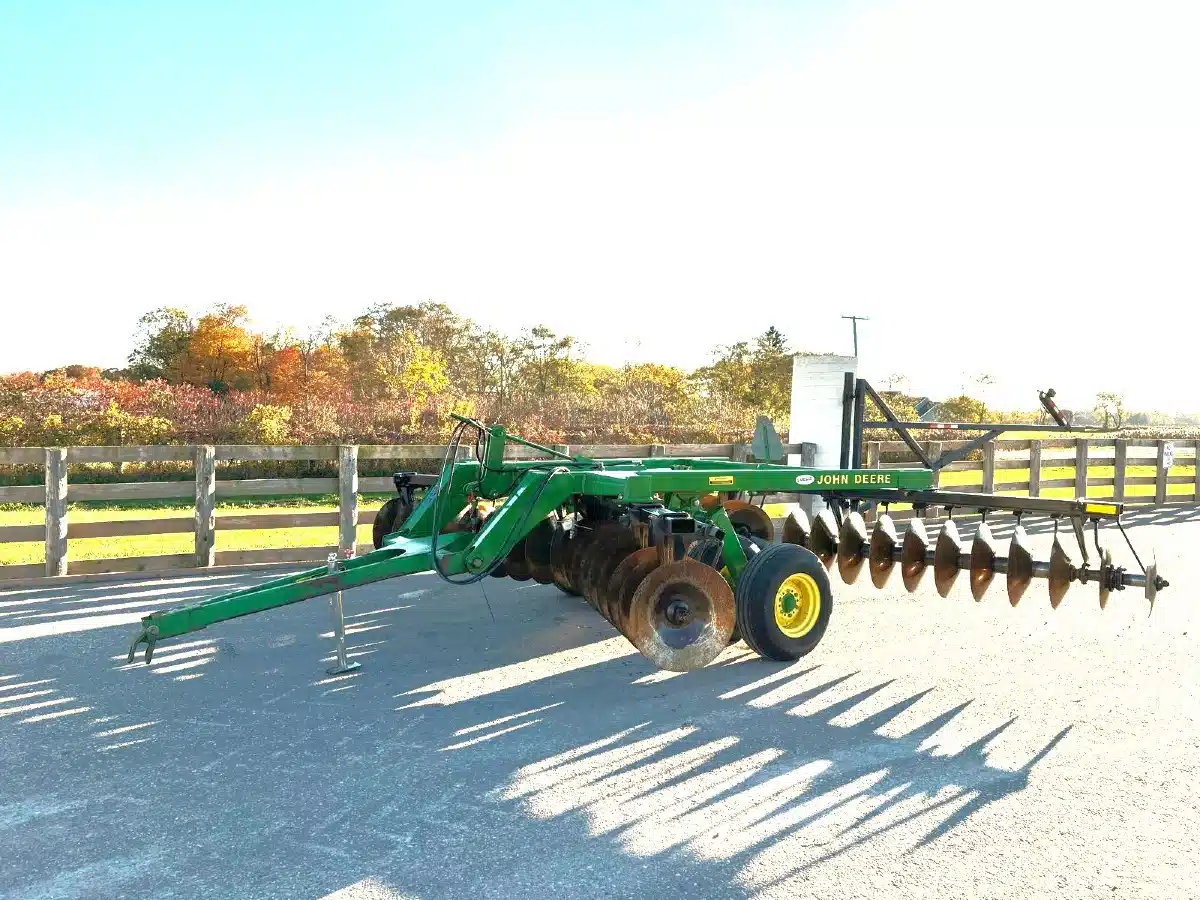 Gallery image 1 for Used John Deere 630 Disc