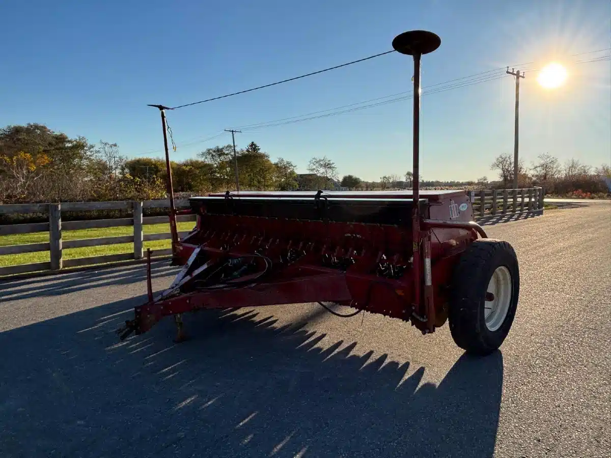 Gallery image 2 for Used Case IH 5100 Drill