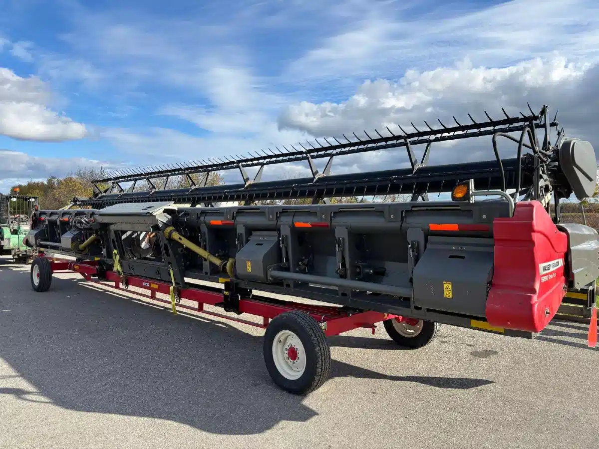 Gallery image 2 for Used 2012 Massey Ferguson 9250 Header - Draper