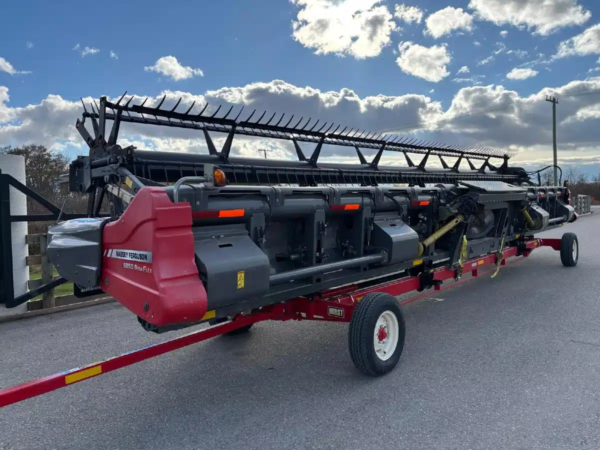 Used 2012 Massey Ferguson 9250 Header - Draper