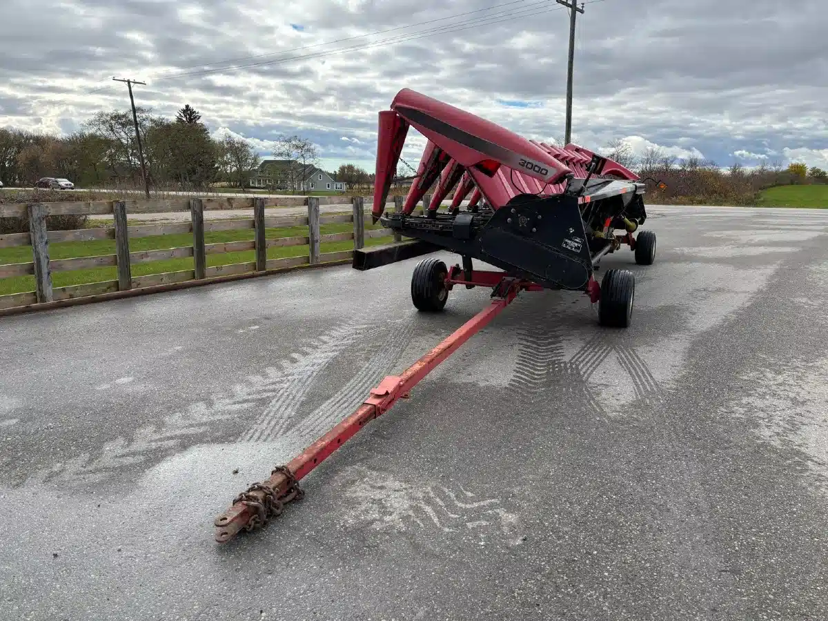 Gallery image 2 for 2003 Massey Ferguson fd235 Header - Auger