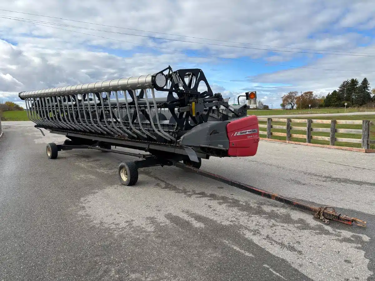 Used 2008 Massey Ferguson 8200-20 Header - Auger