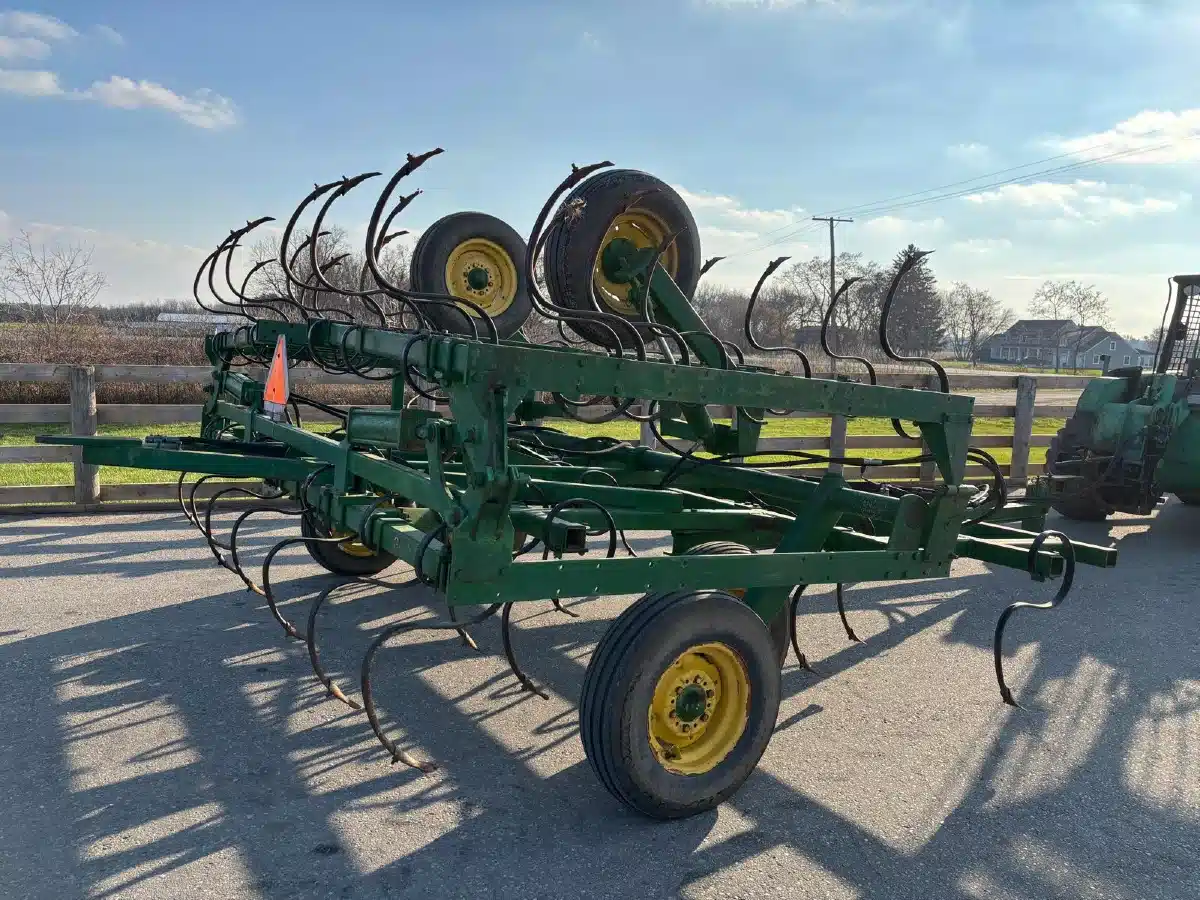 Used John Deere 940 Cultivator