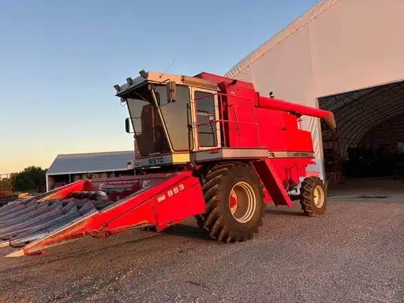 Gallery image 1 for Used 1995 Massey Ferguson 8570 Combine