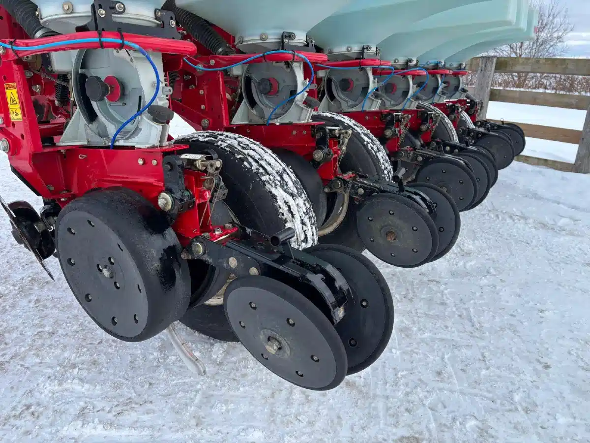 Gallery image 2 for Used 2013 White 8106 Planter