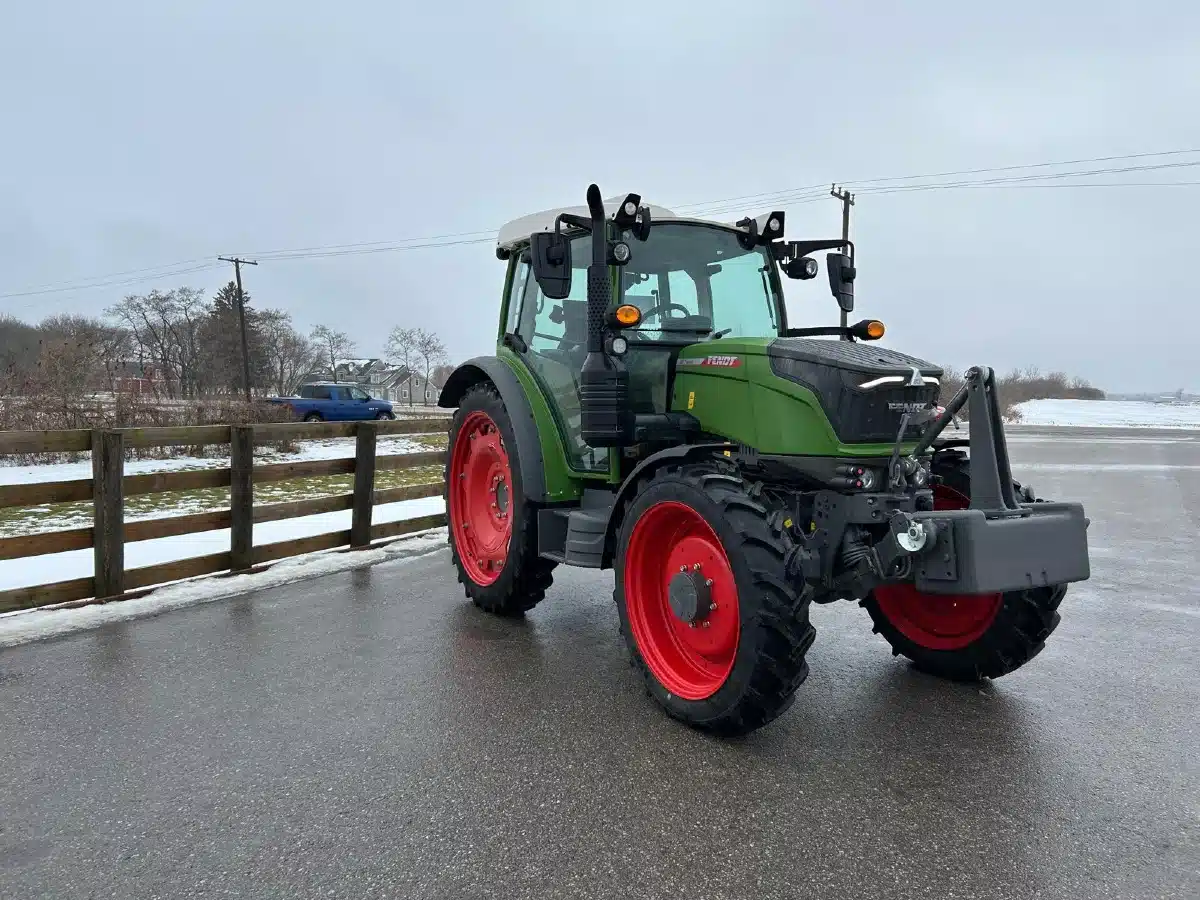 2025 Fendt 211 VARIO Tractor