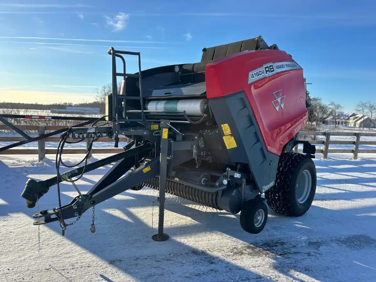 Gallery image 1 for 2021 Massey Ferguson RB 4160V Round Baler