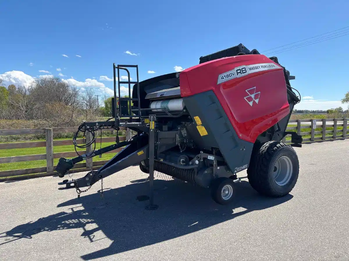 Photo de la Galerie 1 pour 2021 Massey Ferguson RB 4160V Presse à Balle Ronde