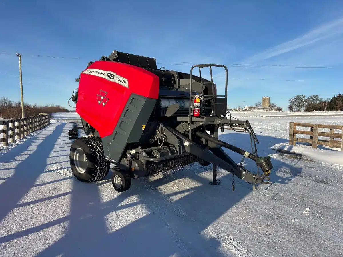 Gallery image 2 for 2021 Massey Ferguson RB 4160V Round Baler