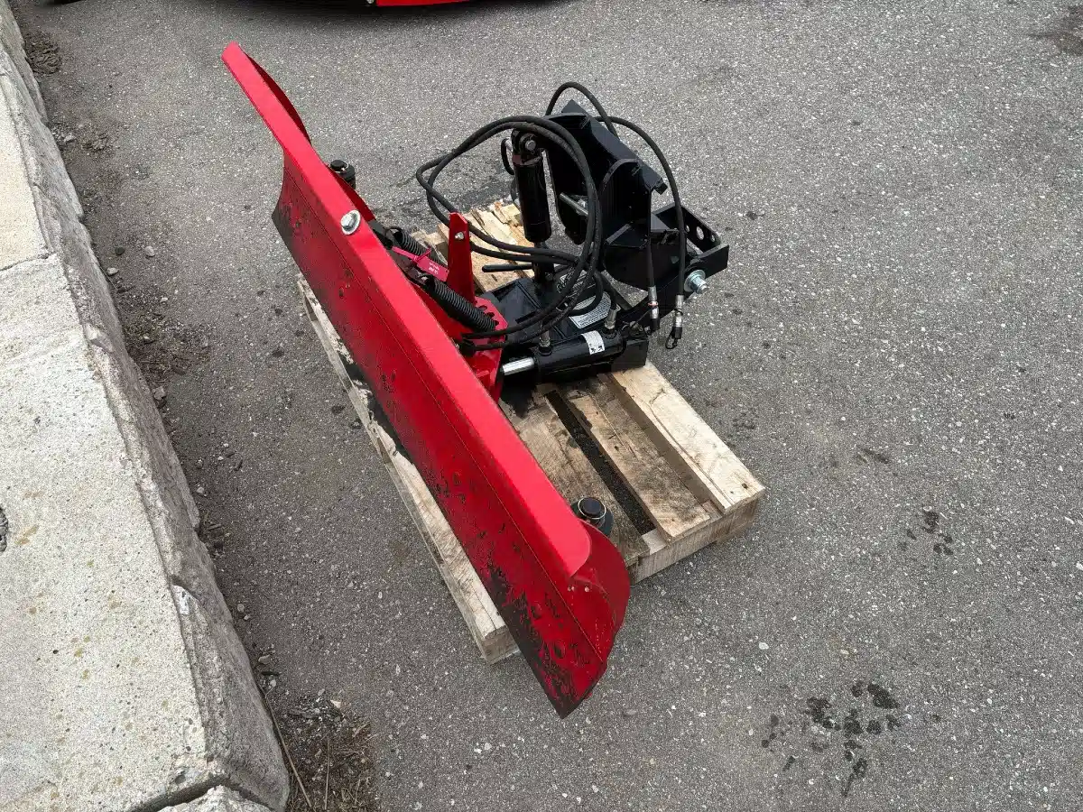 Photo de la Galerie 2 pour 2016 Massey Ferguson MF 2340 Lame
