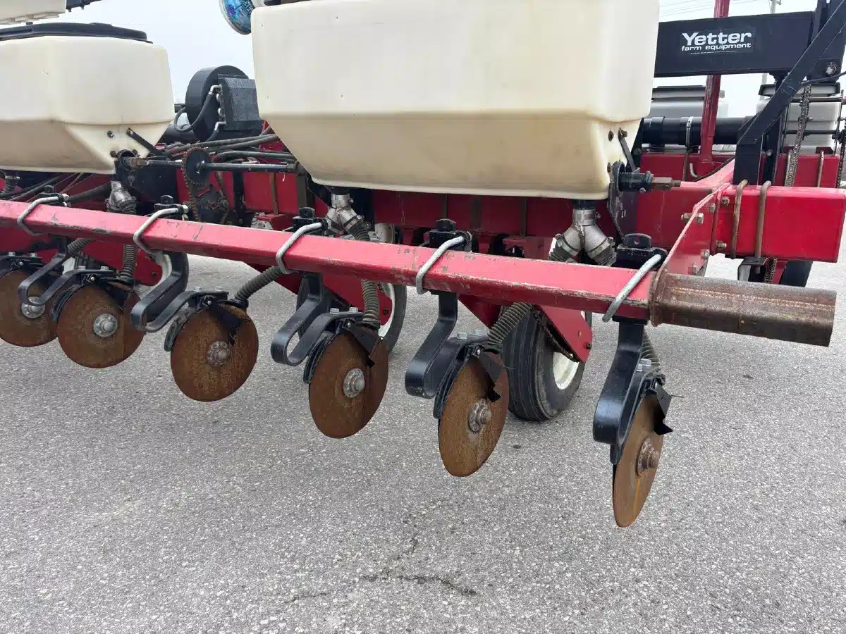 Gallery image 2 for White 6600 Planter