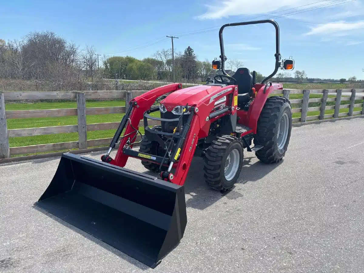 Photo de la Galerie 2 pour 2026 Massey Ferguson 1M.35 Tracteur