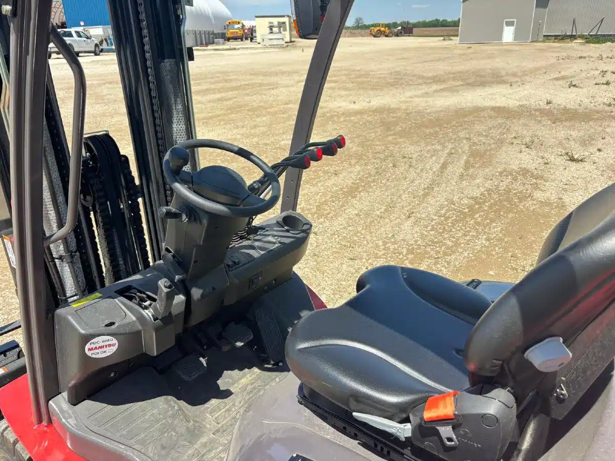 Photo de la Galerie 2 pour 2026 Manitou MI35G chariot élévateur