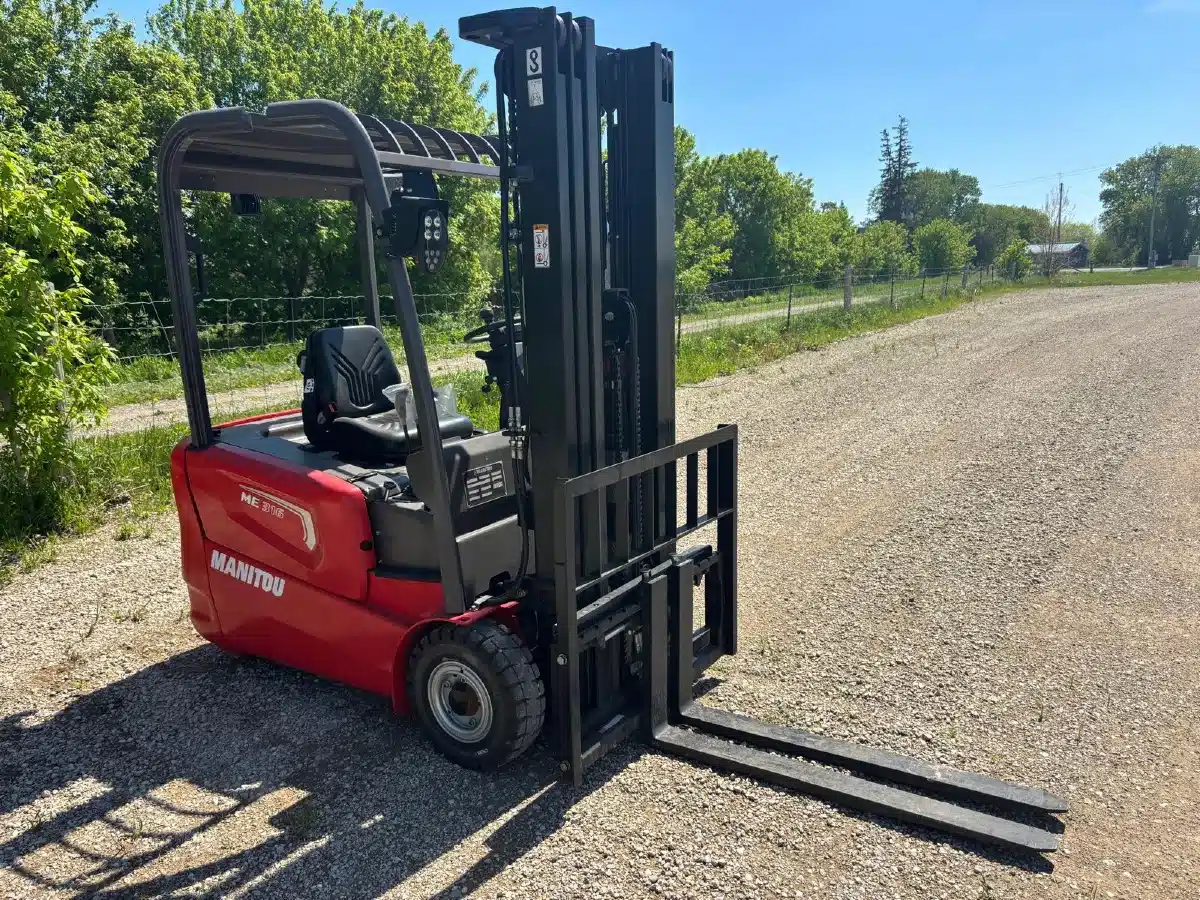 Photo de la Galerie 2 pour 2026 Manitou ME316 chariot élévateur