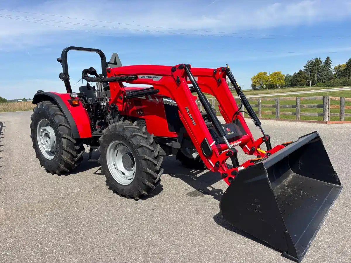Photo de la Galerie 2 pour 2026 Massey Ferguson 4707 Tracteur